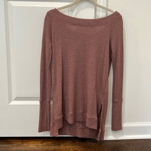 TOP || mauve sweater with split hem